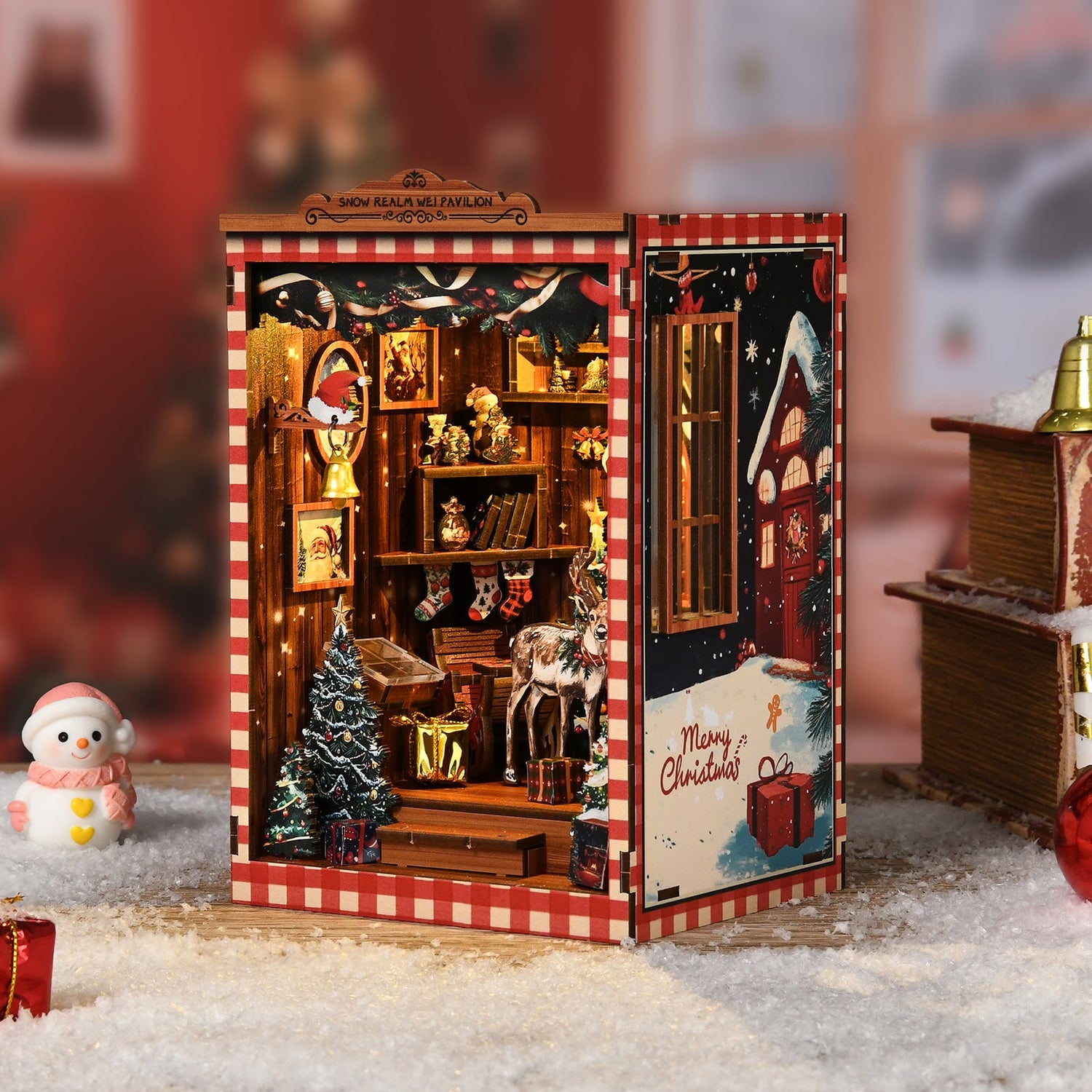 Book Nook Noël
