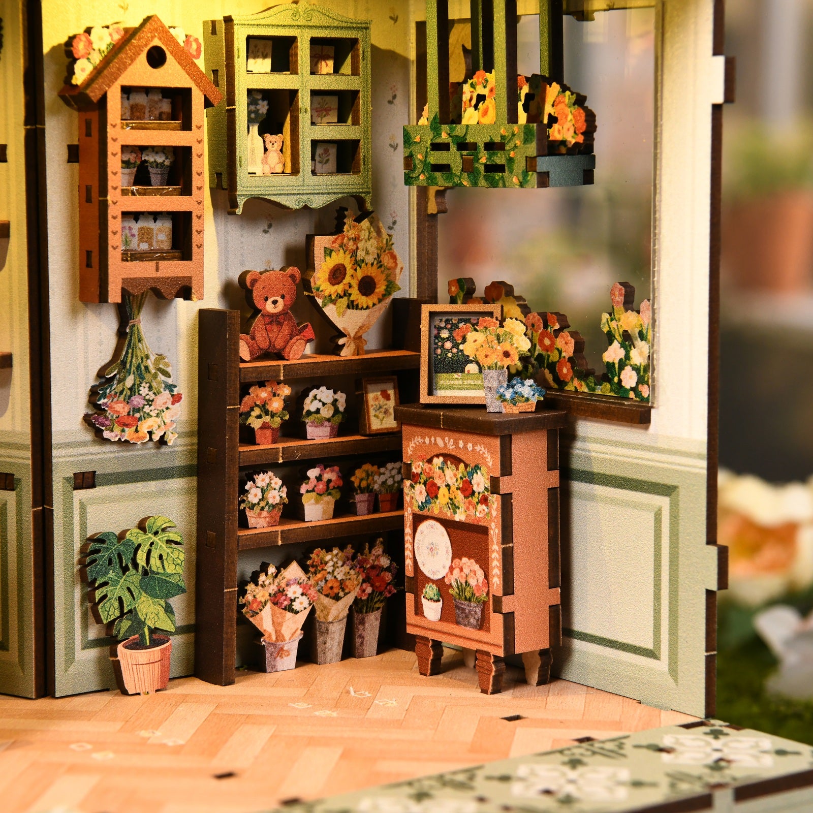Book Nook Aura Verde Flower Room