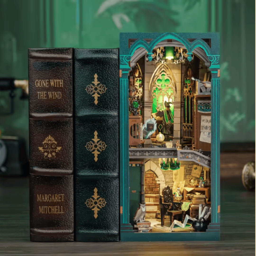 Book Nook Darkness Common Room