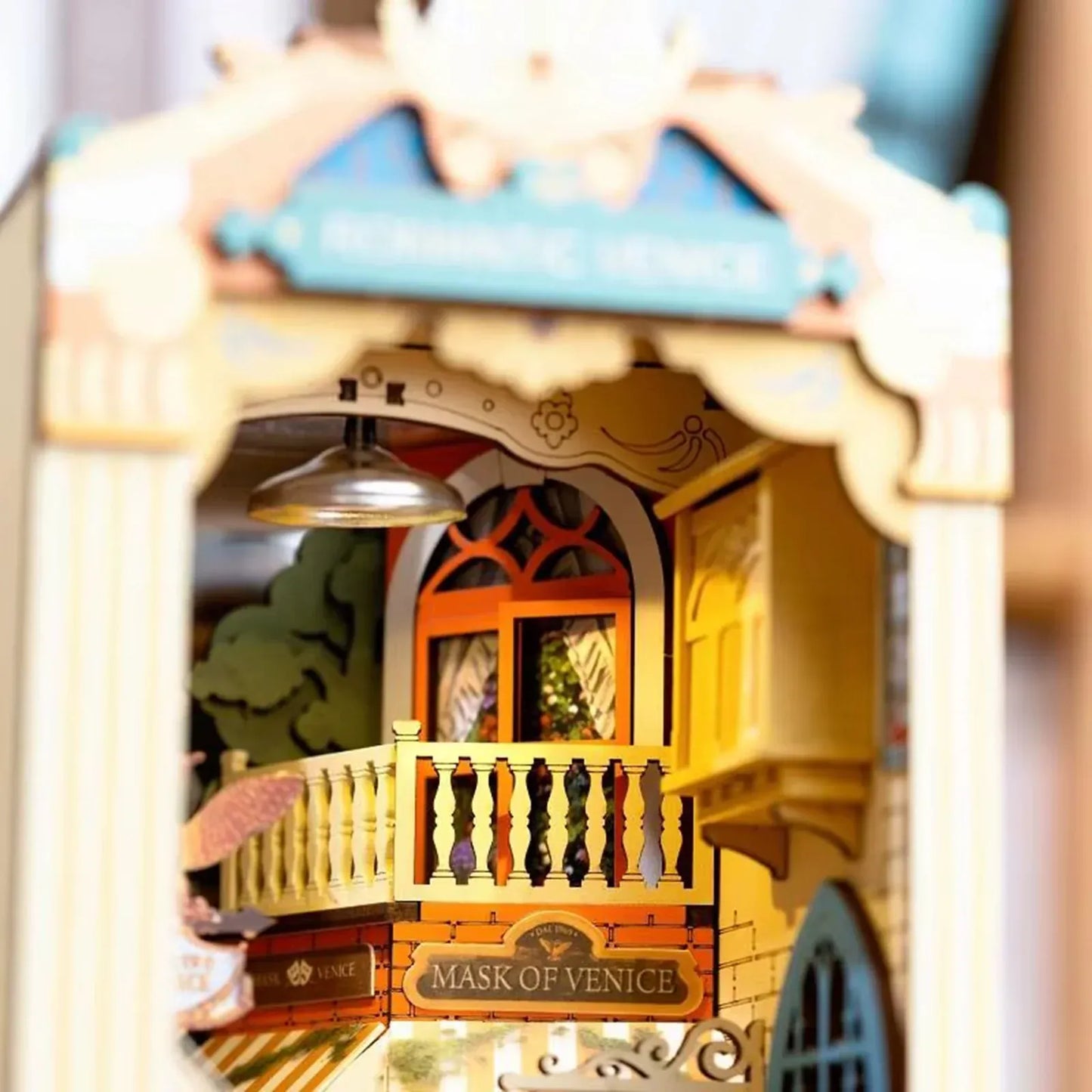 Book Nook Romantic Venice